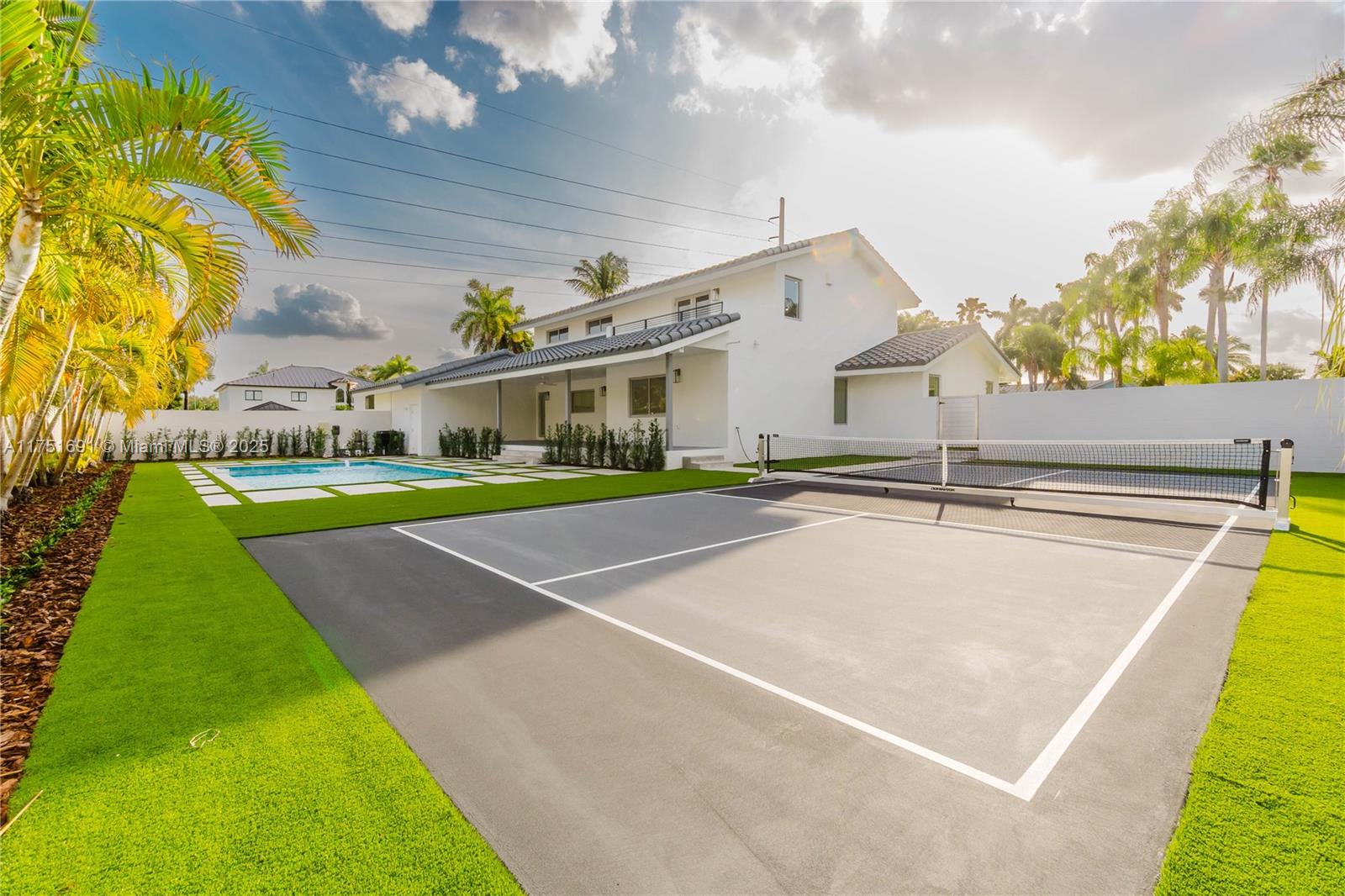 17745 SW 83rd Ct  For Sale A11751691, FL