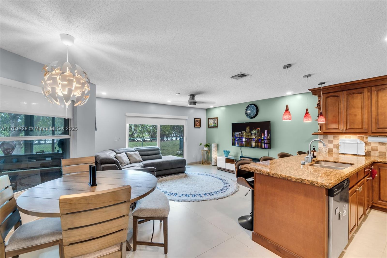 7895 N Silverado Cir, Davie, Florida image 11