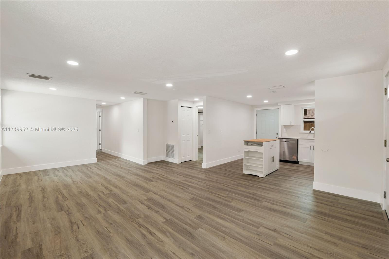 8319 N 14th Street, Tampa, Florida image 3
