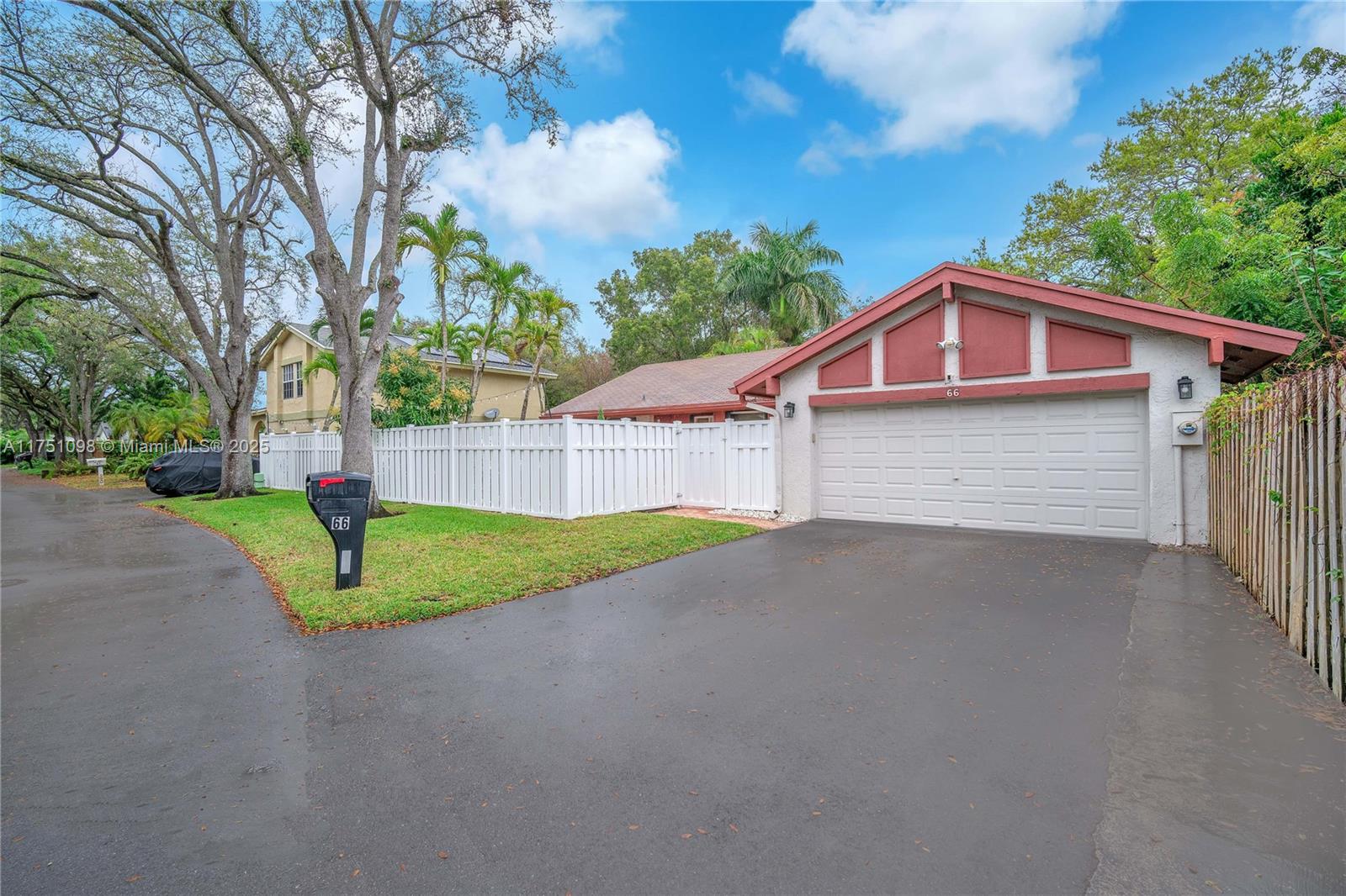 66 Forest Cir, Cooper City, Florida image 1