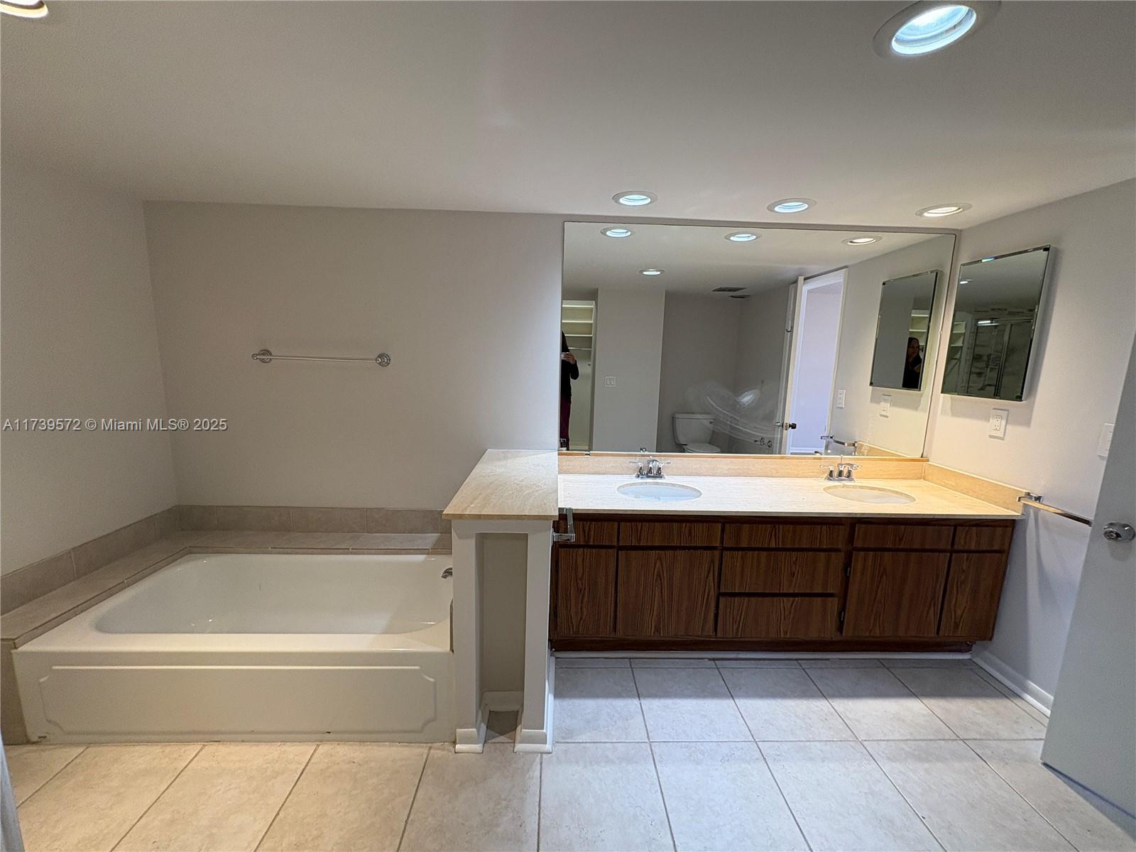 600 Biltmore Way #318, Coral Gables FL 33134