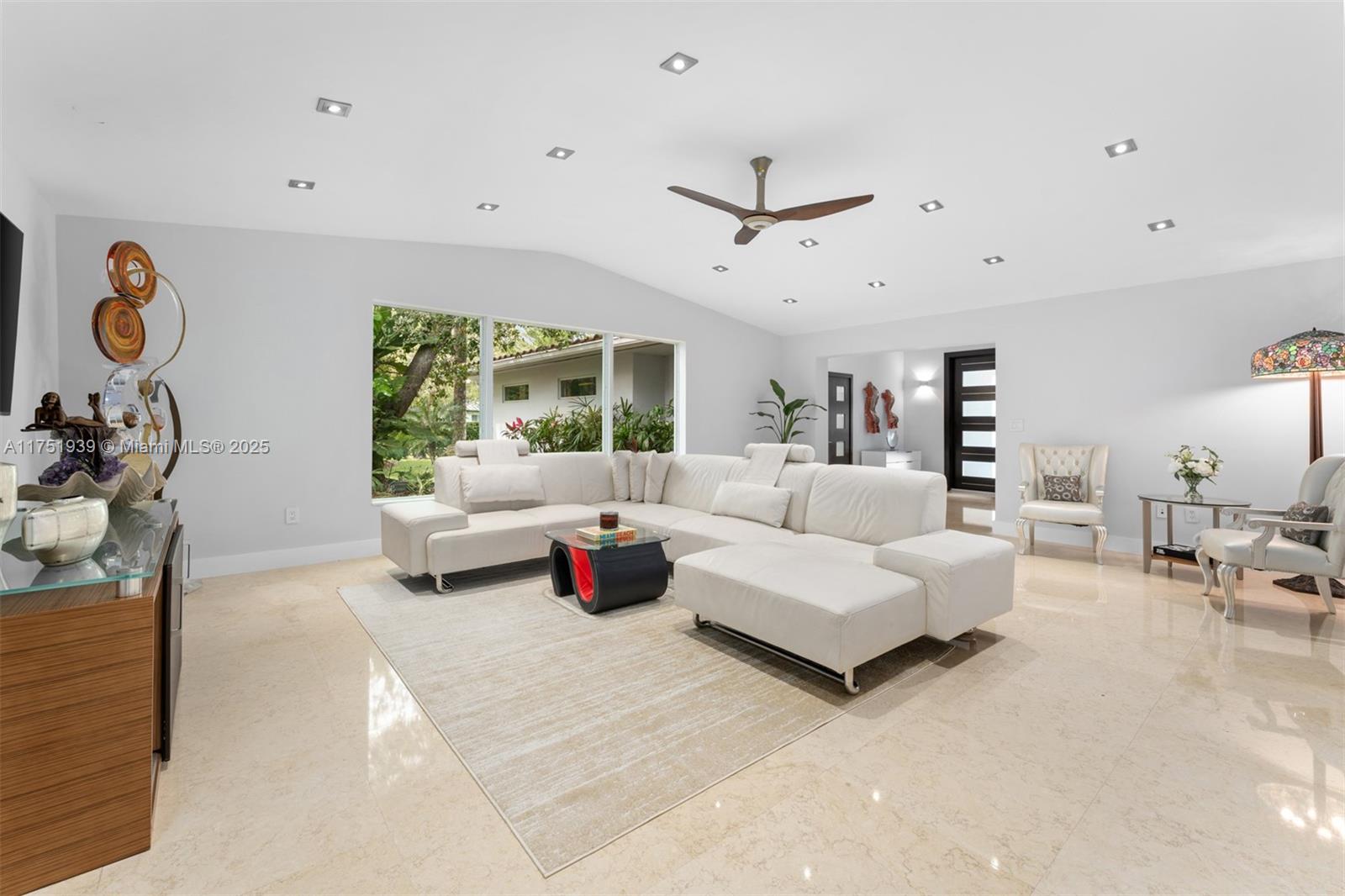 6784 SW 97th St, Pinecrest, Florida image 10