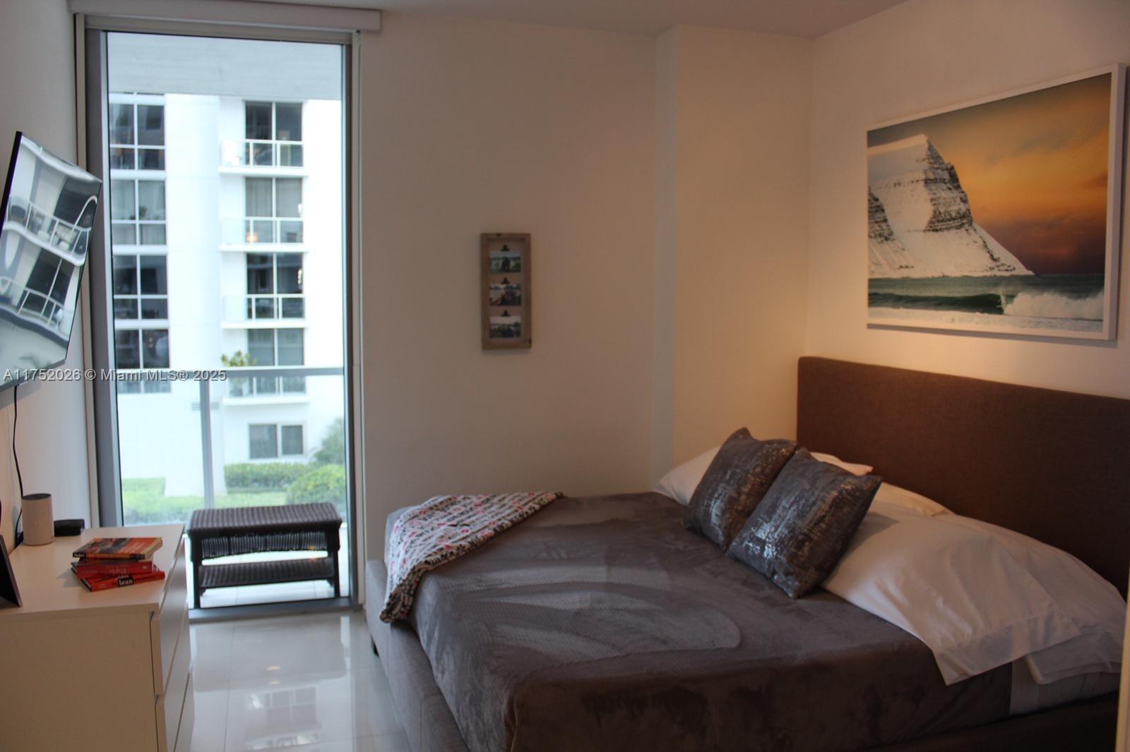 1050 Brickell Ave #1510, Miami FL 33131