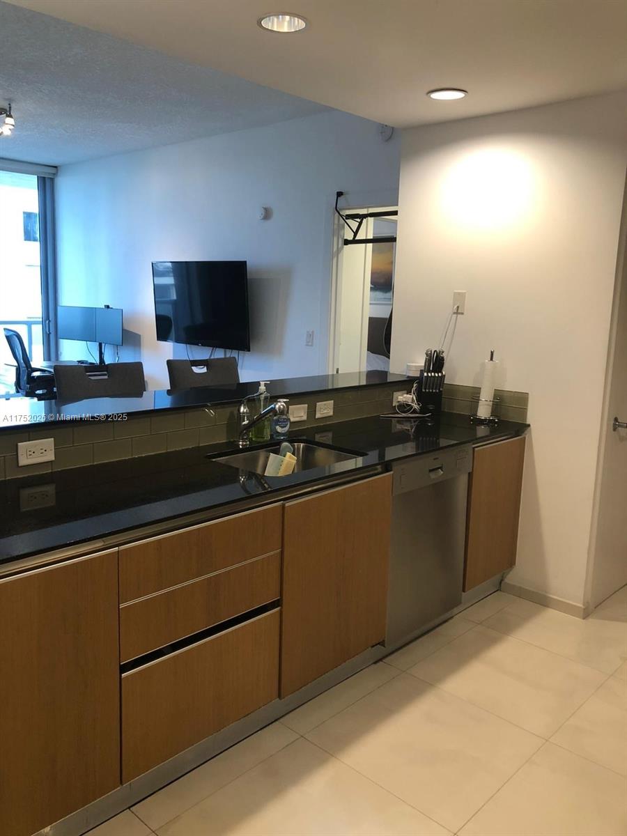1050 Brickell Ave #1510, Miami FL 33131