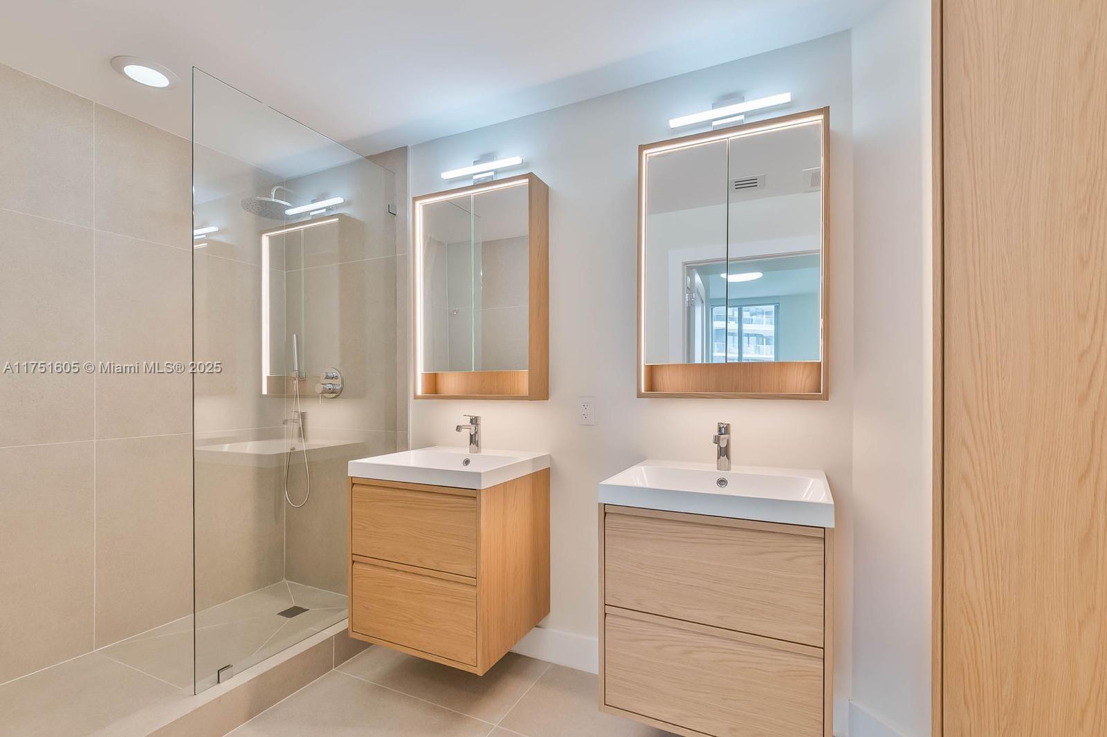 1050 Brickell Ave #3214, Miami FL 33131