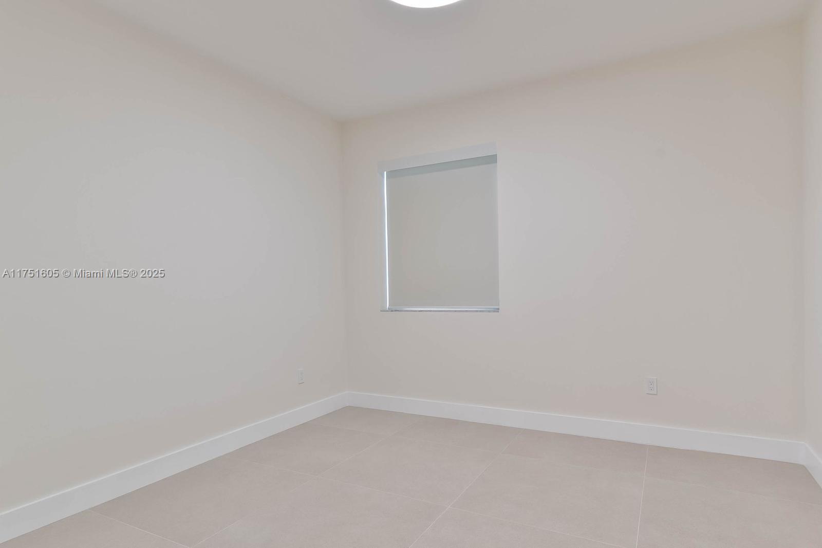 1050 Brickell Ave #3214, Miami FL 33131