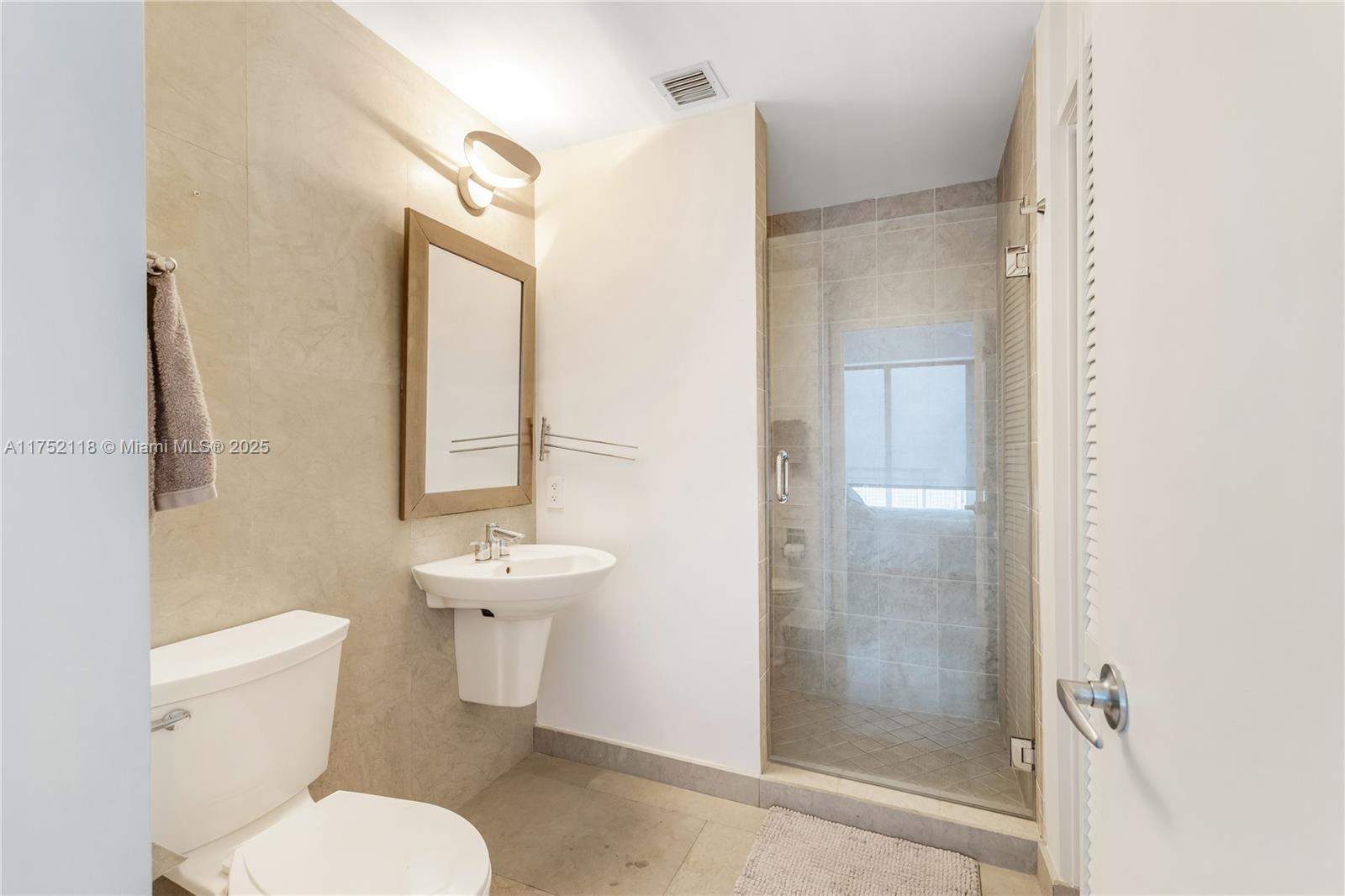 60 SW 13th St #4001, Miami FL 33130