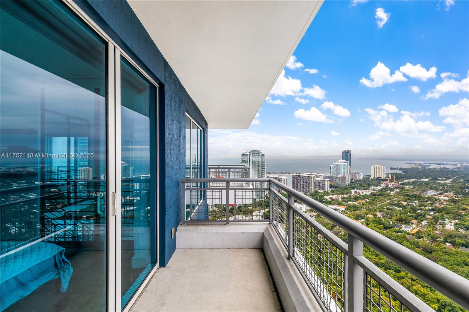 60 SW 13th St #4001, Miami FL 33130