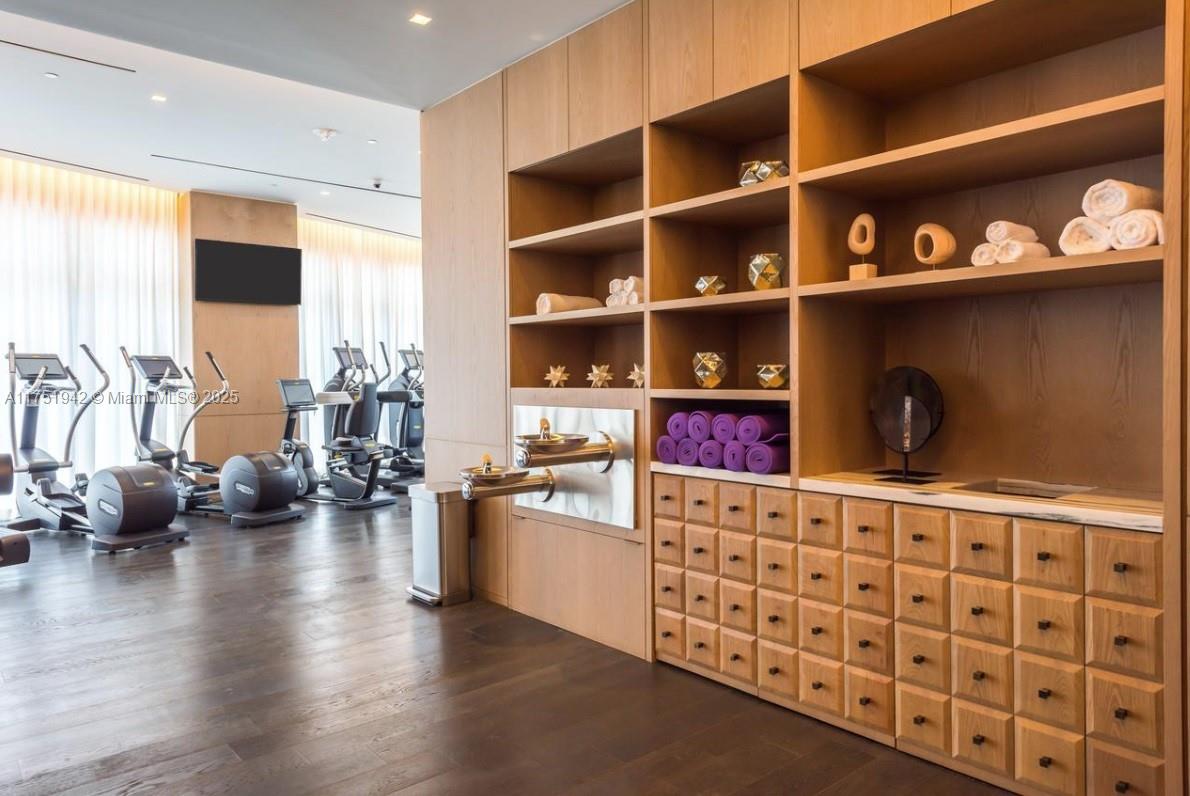 801 S Miami Ave #3804, Miami FL 33130
