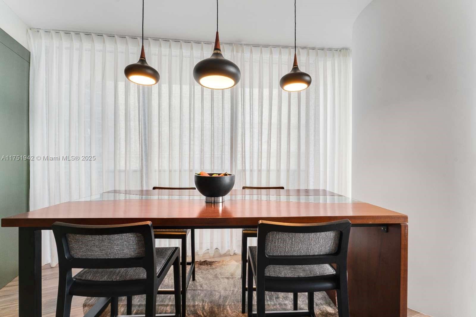 801 S Miami Ave #3804, Miami FL 33130