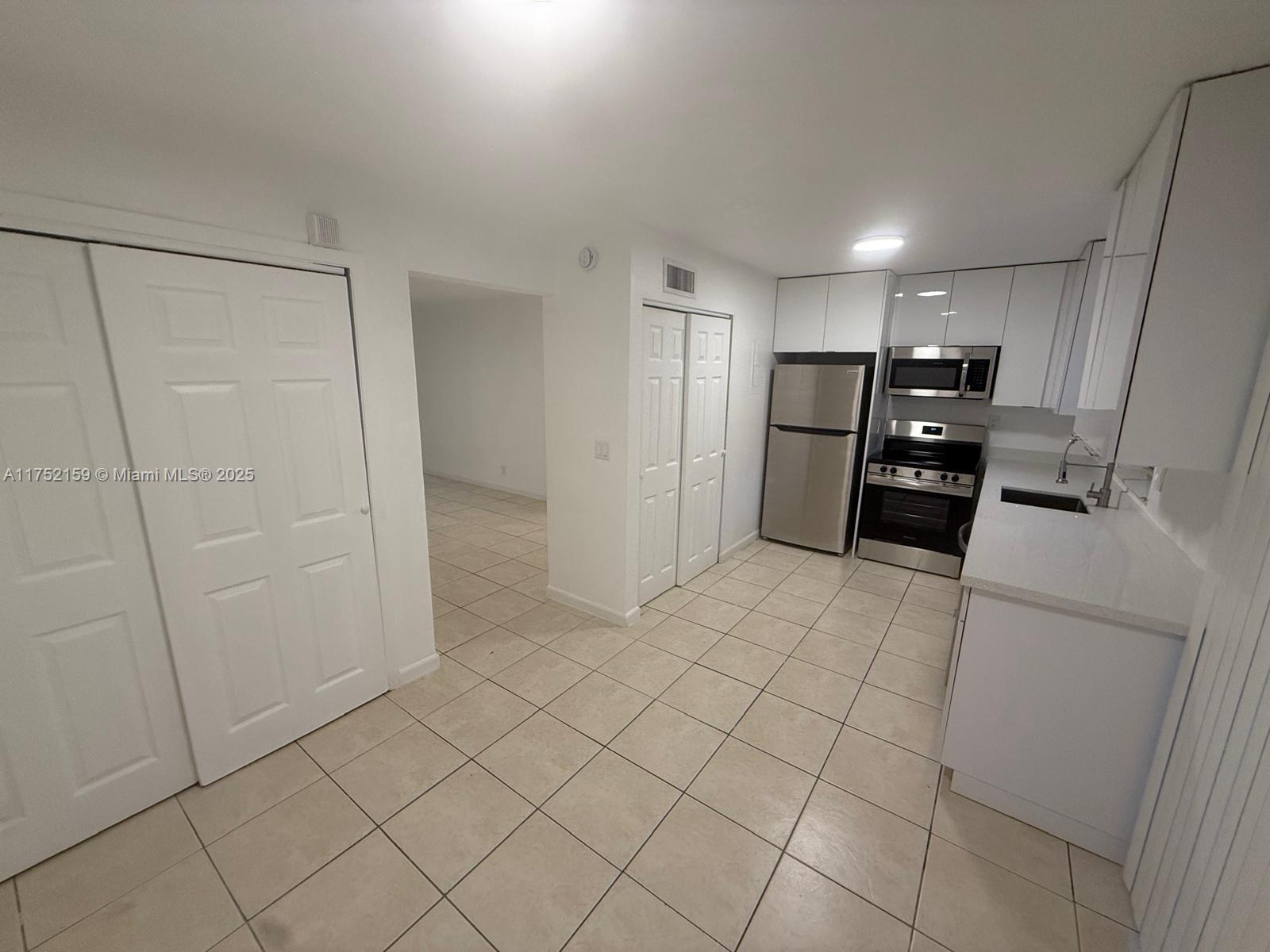 7501 Kimberly Blvd Unit 102, North Lauderdale, Florida 33068