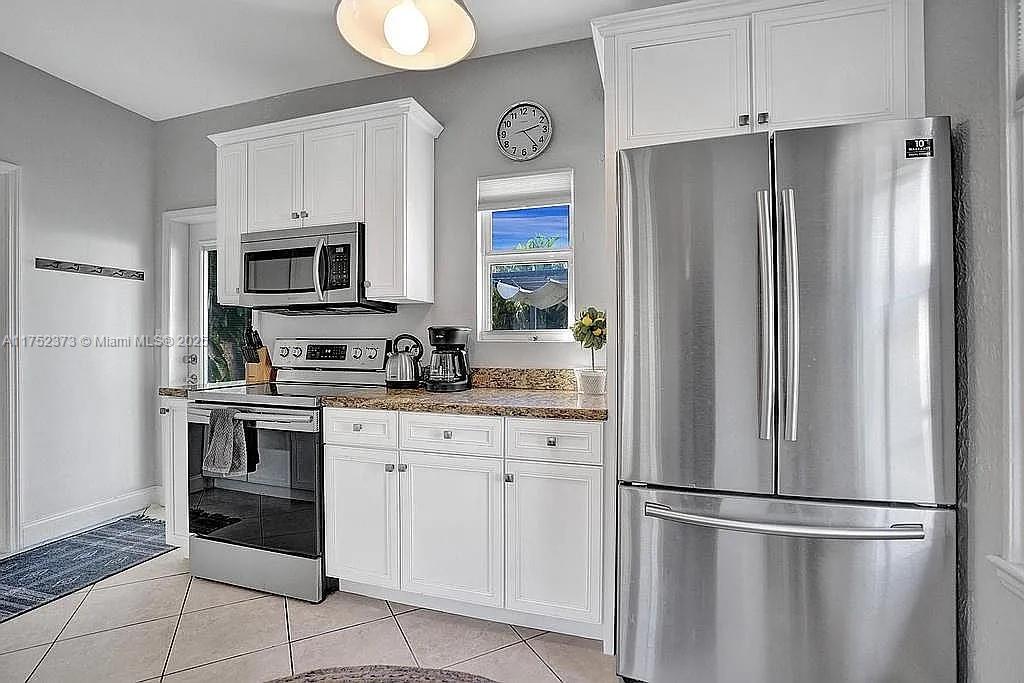 8900 Harding Ave, Surfside, Florida image 12