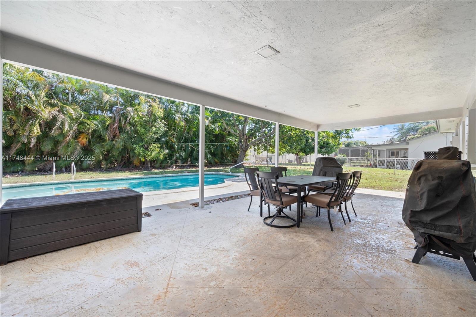 940 SW 52nd Ave, Plantation, Florida image 4