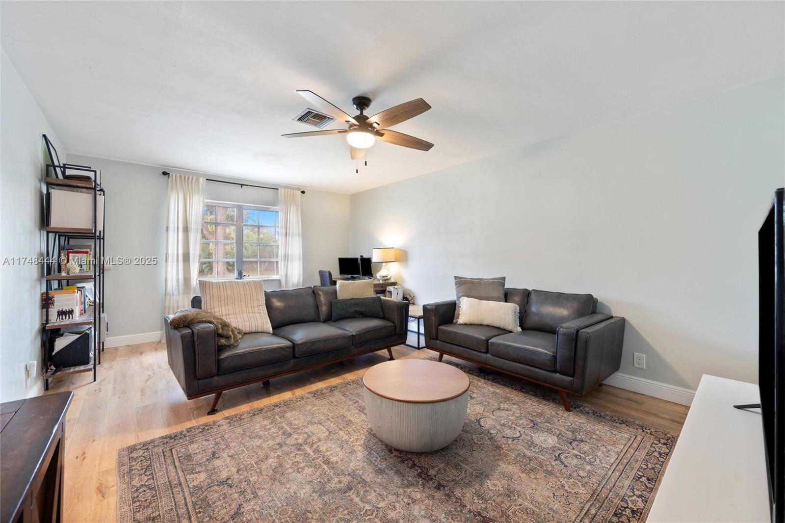 940 SW 52nd Ave, Plantation, Florida image 9