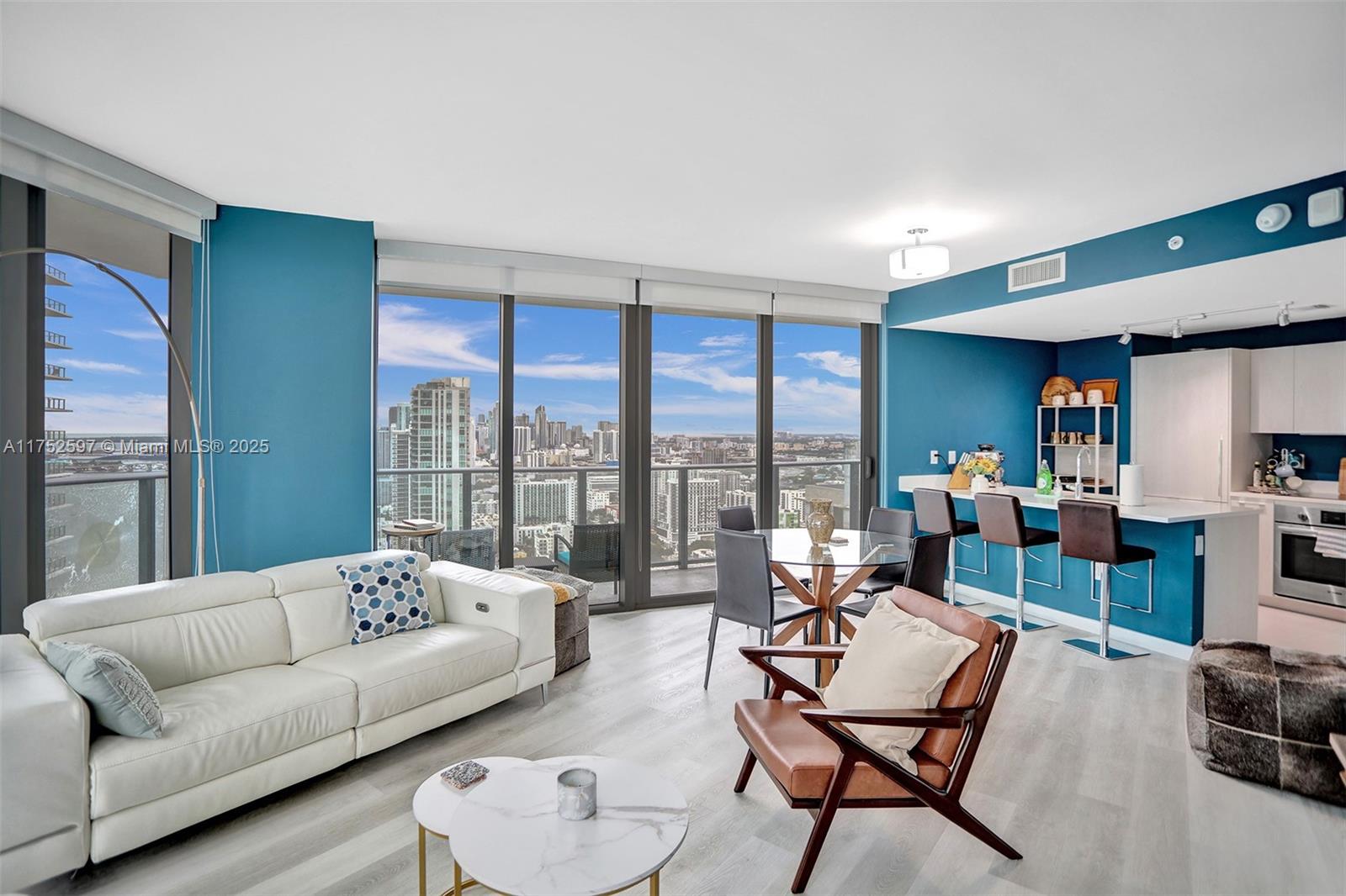 Apartamento para Alugar em Miami, FL