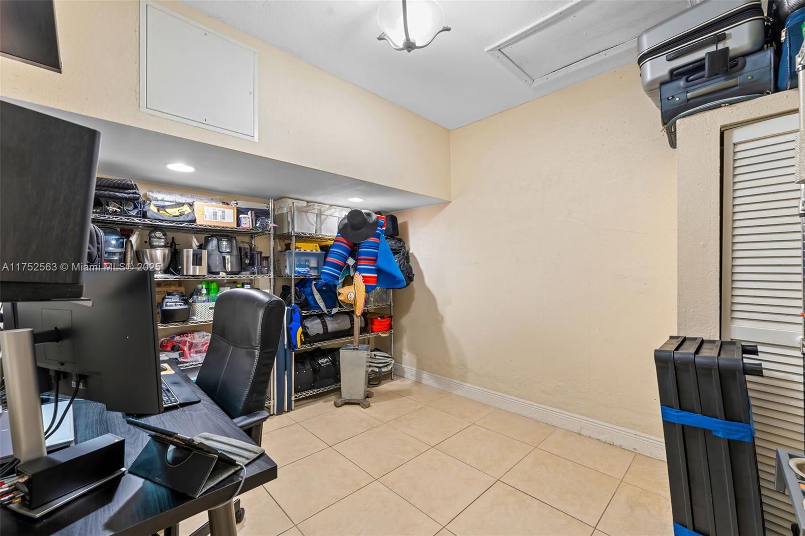 Listing Photo 9