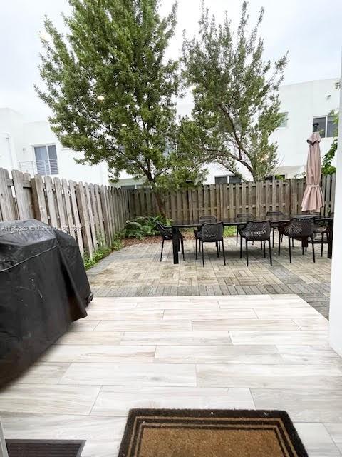 Residential, Doral, Florida image 15