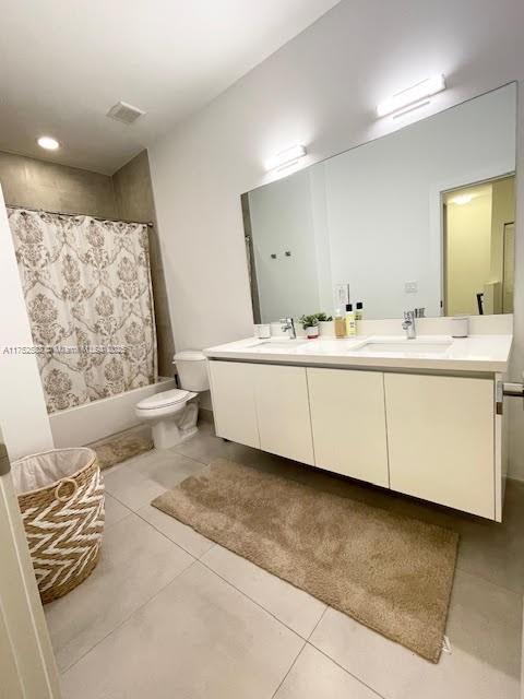 Residential, Doral, Florida image 33