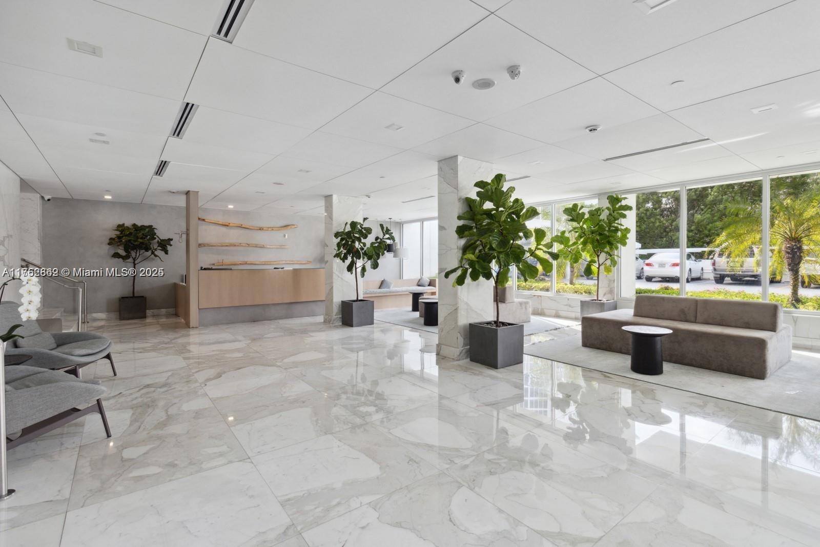 199 Ocean Lane Dr #812, Key Biscayne FL 33149
