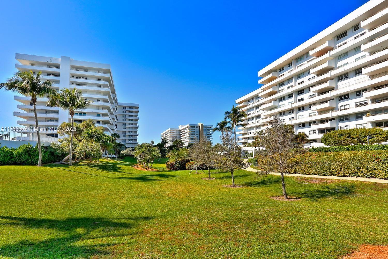 199 Ocean Lane Dr #812, Key Biscayne FL 33149
