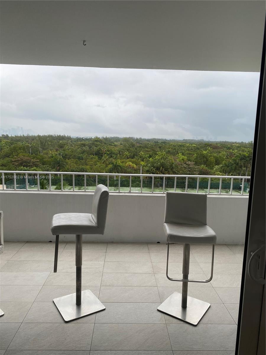 199 Ocean Lane Dr #812, Key Biscayne FL 33149