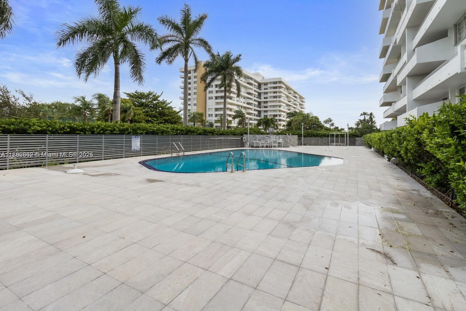 199 Ocean Lane Dr #812, Key Biscayne FL 33149