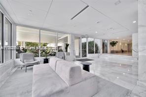 199 Ocean Lane Dr #812, Key Biscayne FL 33149