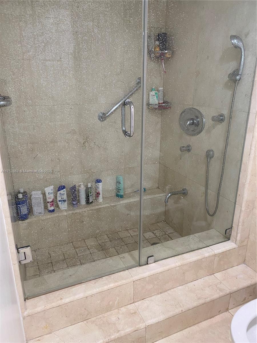 199 Ocean Lane Dr #812, Key Biscayne FL 33149