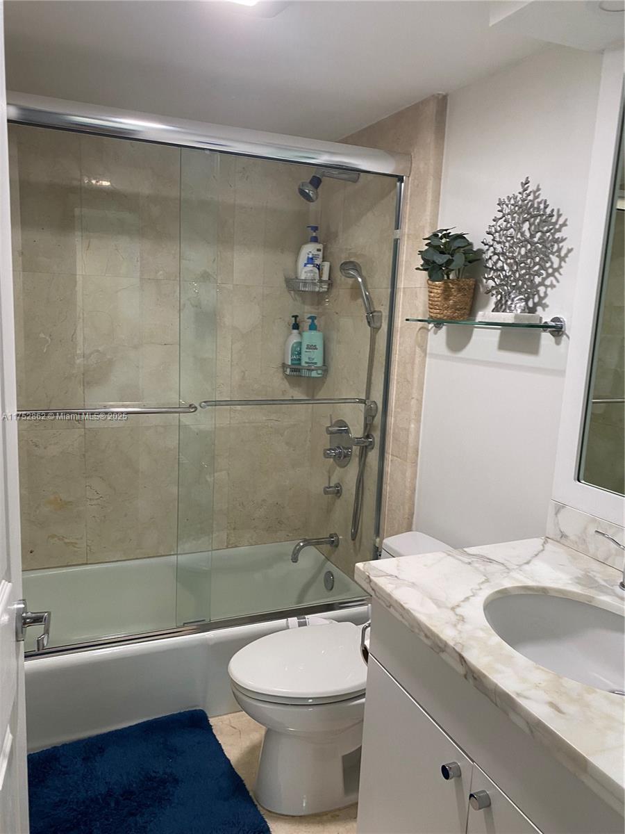 199 Ocean Lane Dr #812, Key Biscayne FL 33149