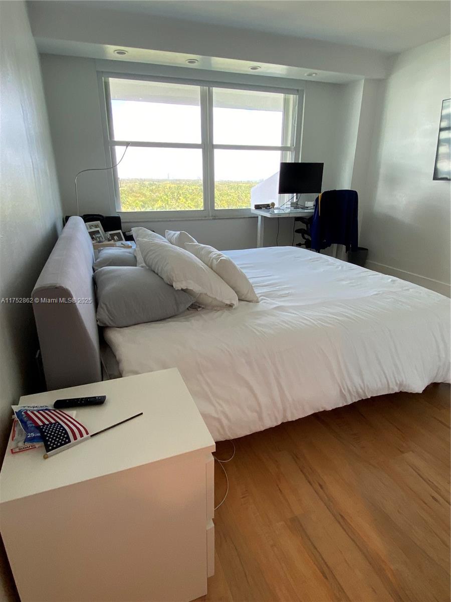 199 Ocean Lane Dr #812, Key Biscayne FL 33149