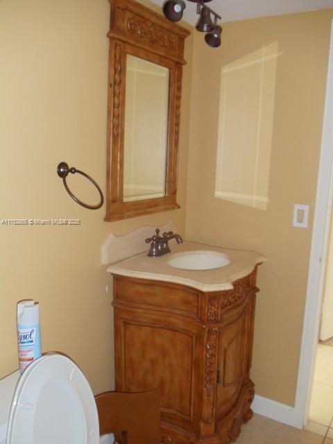 2020 NE 135th St #904, North Miami, Florida image 10