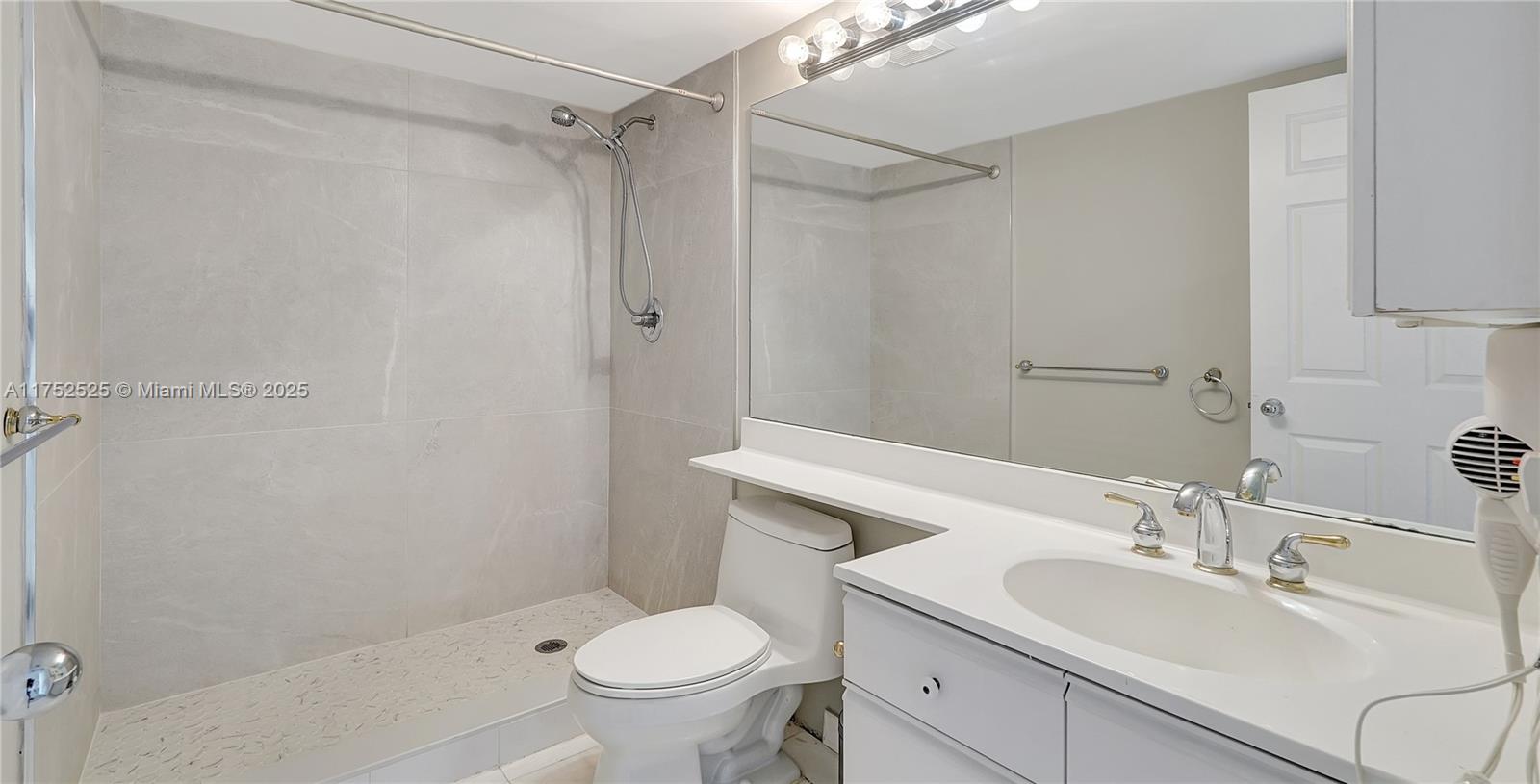 3530 Mystic Pointe Dr #2313, Aventura FL 33180