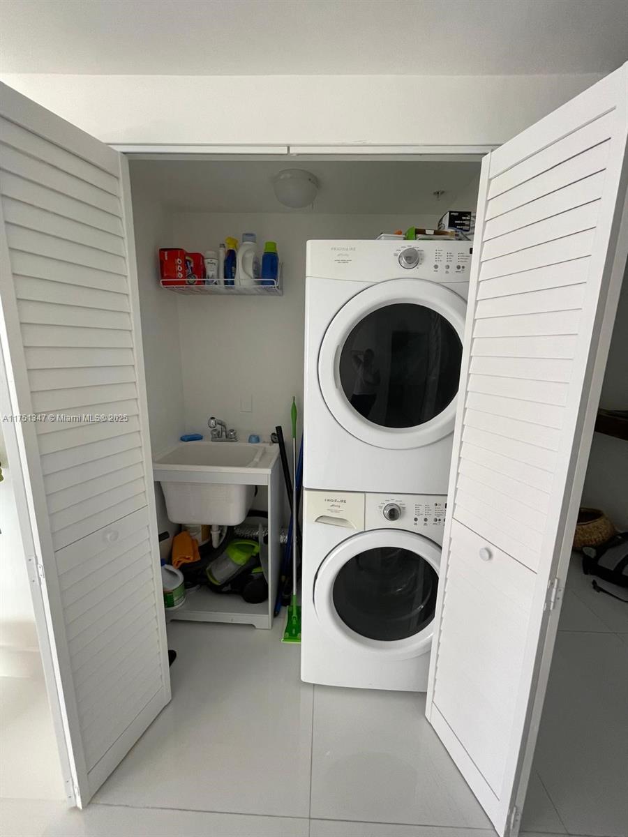 251 Crandon Blvd #1105, Key Biscayne FL 33149