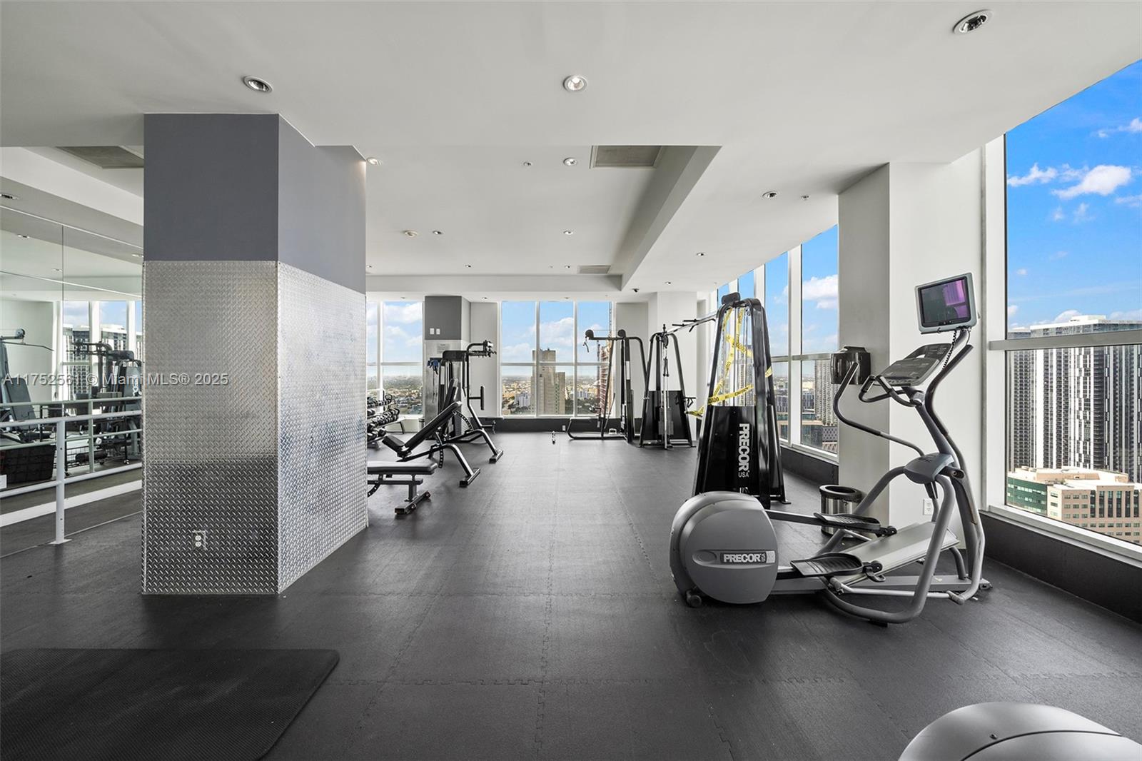133 NE 2nd Ave #3215, Miami FL 33132