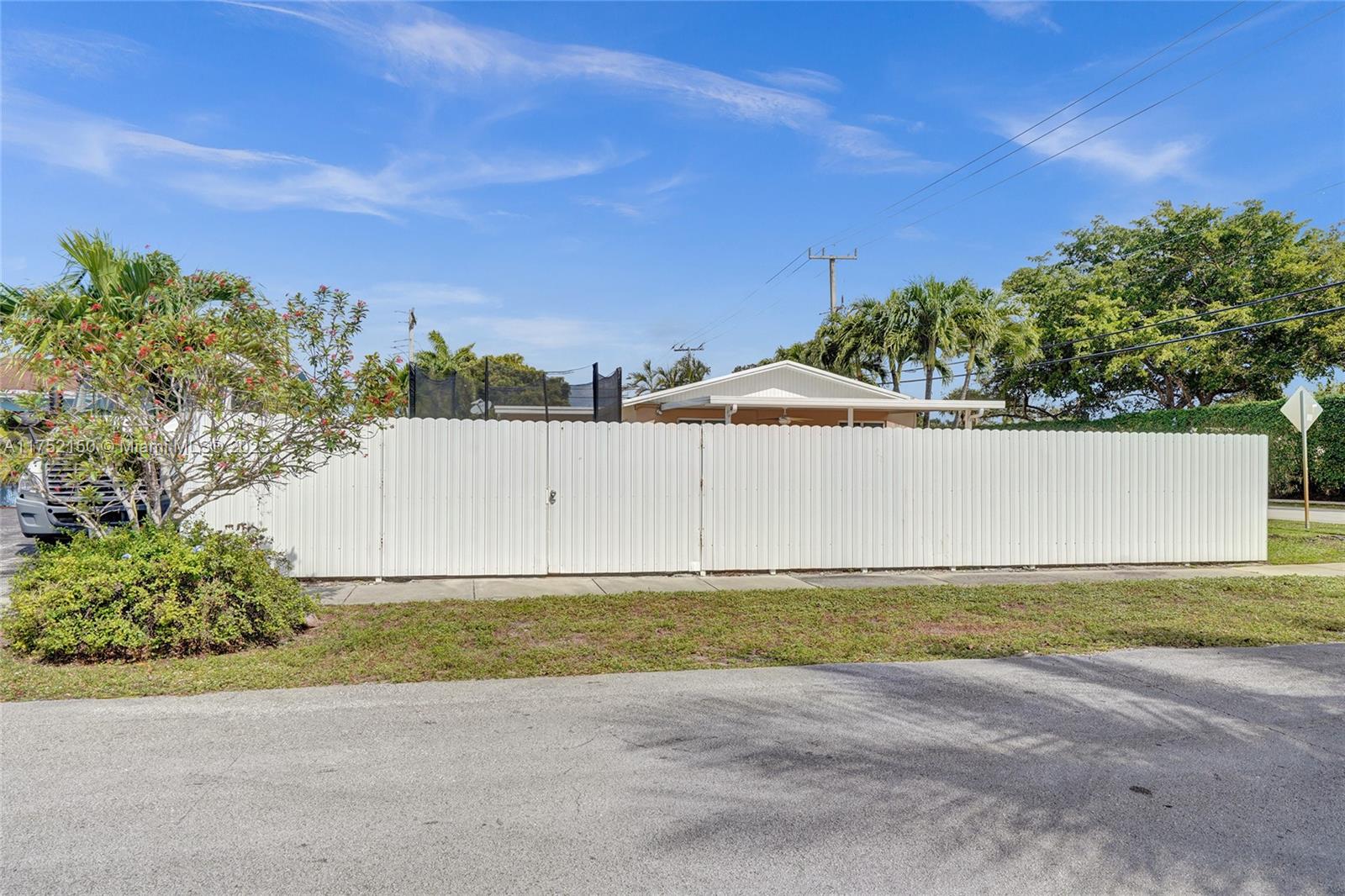 7701 NW 37th St, Davie, Florida image 8