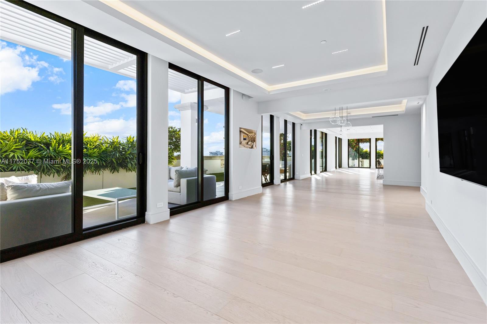 275 Giralda Ave #PH, Coral Gables, Florida image 13