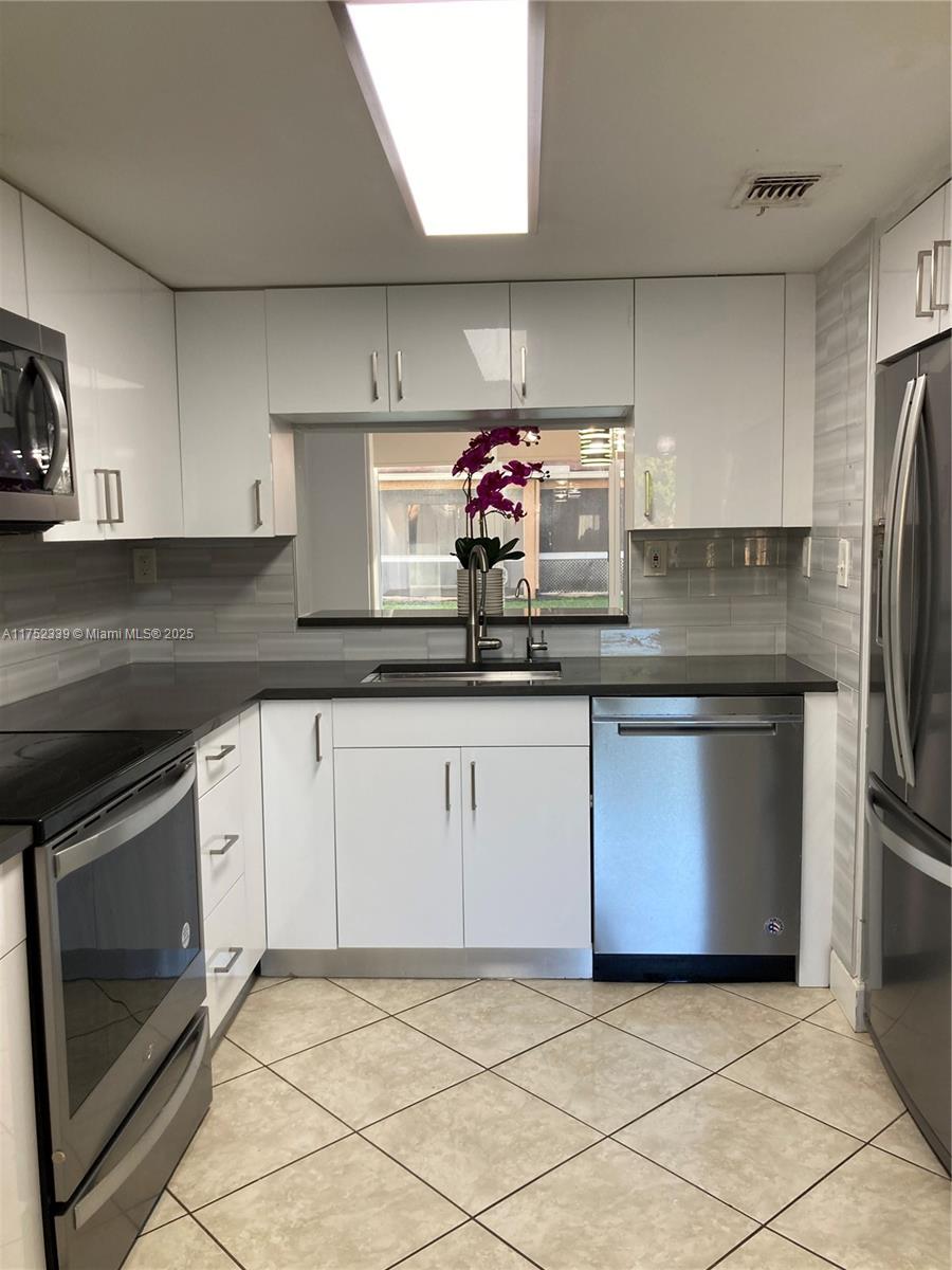 807 NW 91st Ter #807, Plantation, Florida image 11