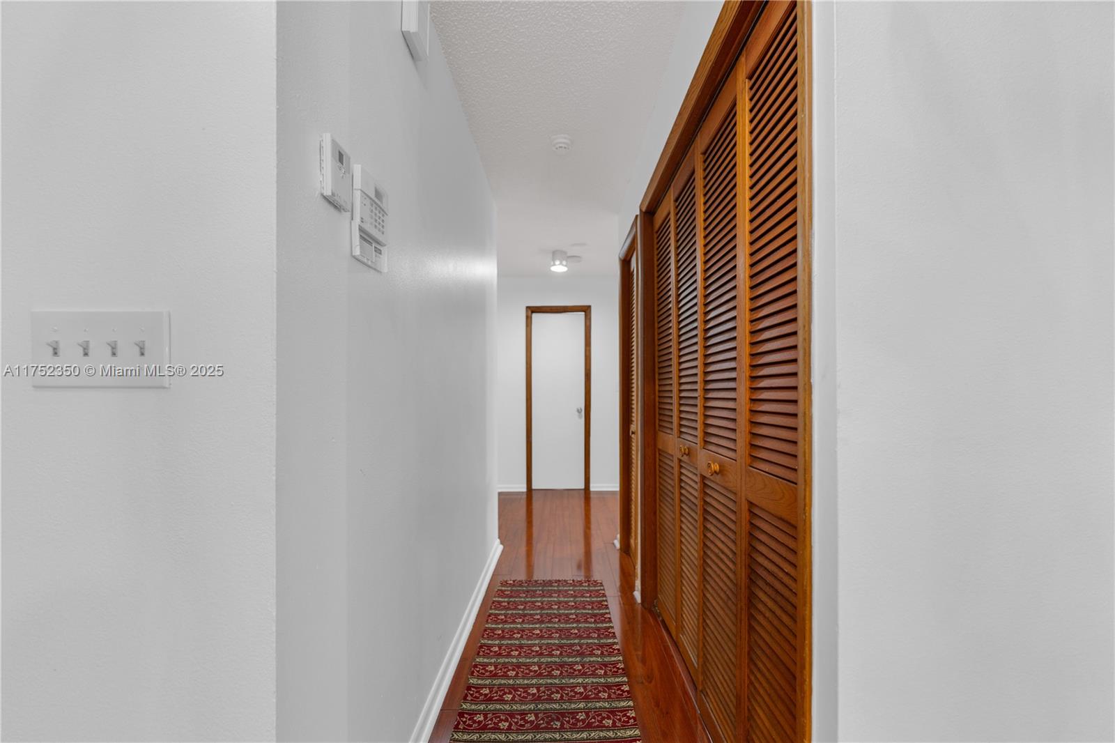 Listing Photo 14