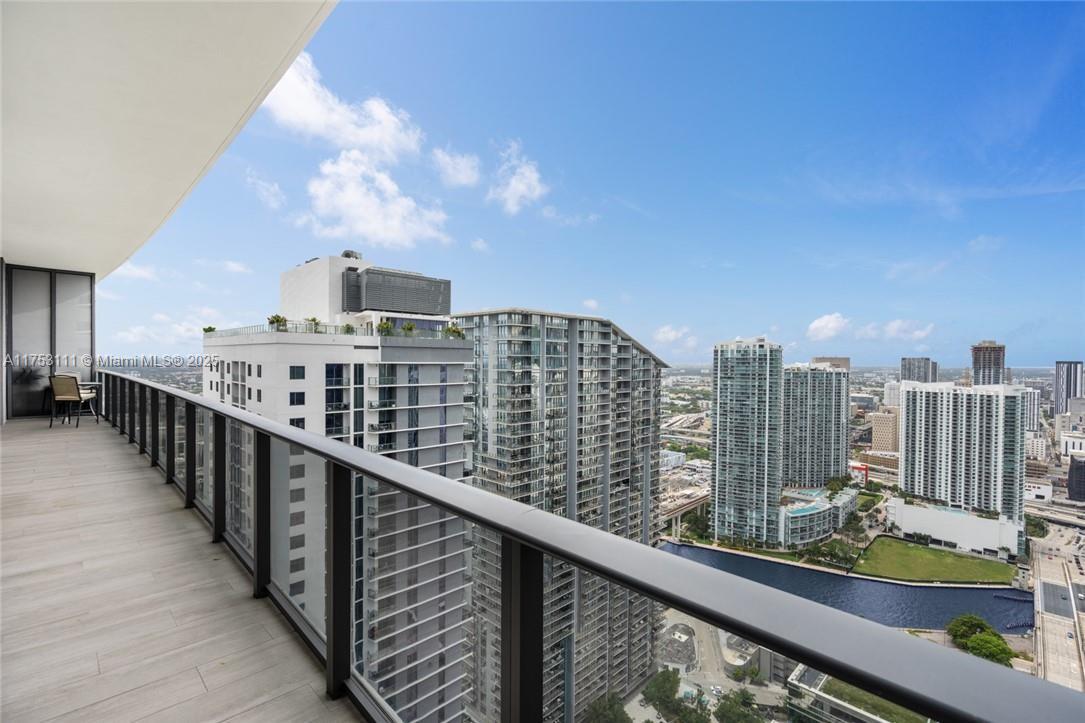 45 SW 9th St #4609, Miami FL 33130