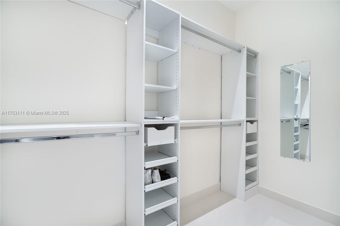 45 SW 9th St #4609, Miami FL 33130