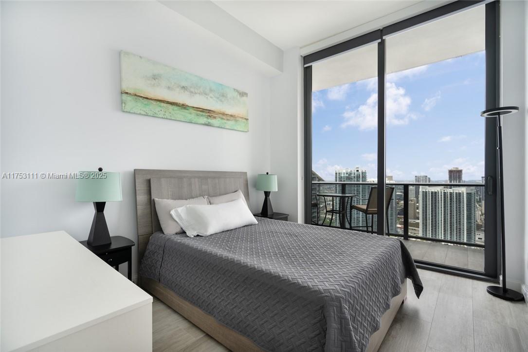 45 SW 9th St #4609, Miami FL 33130