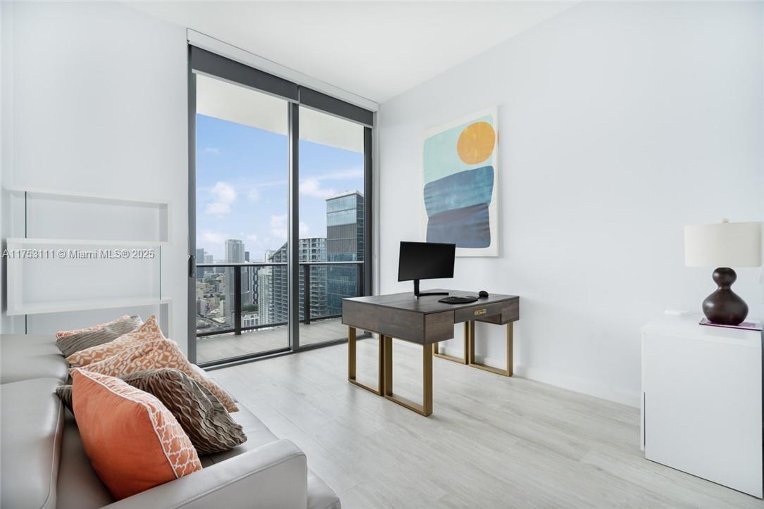 45 SW 9th St #4609, Miami FL 33130