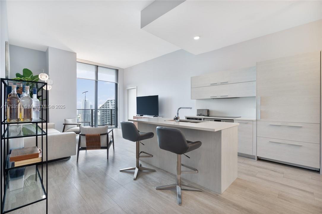 45 SW 9th St #4609, Miami FL 33130
