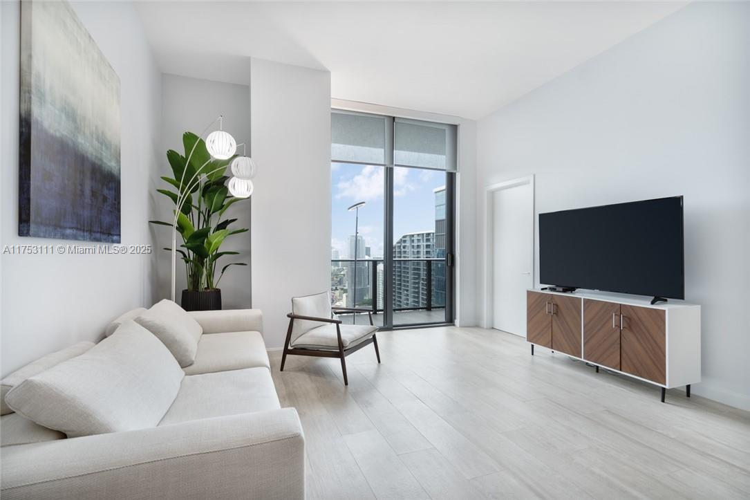 45 SW 9th St #4609, Miami FL 33130