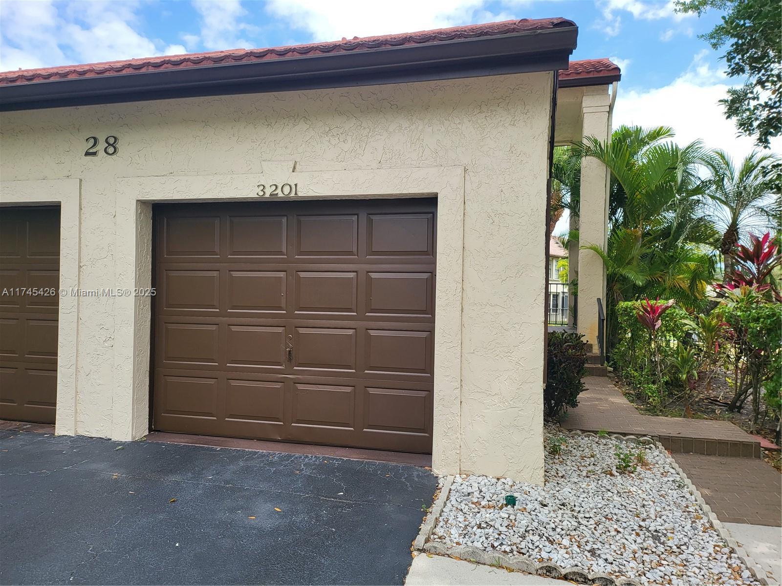 3201 Jog Park Dr, Green Acres, Florida image 2