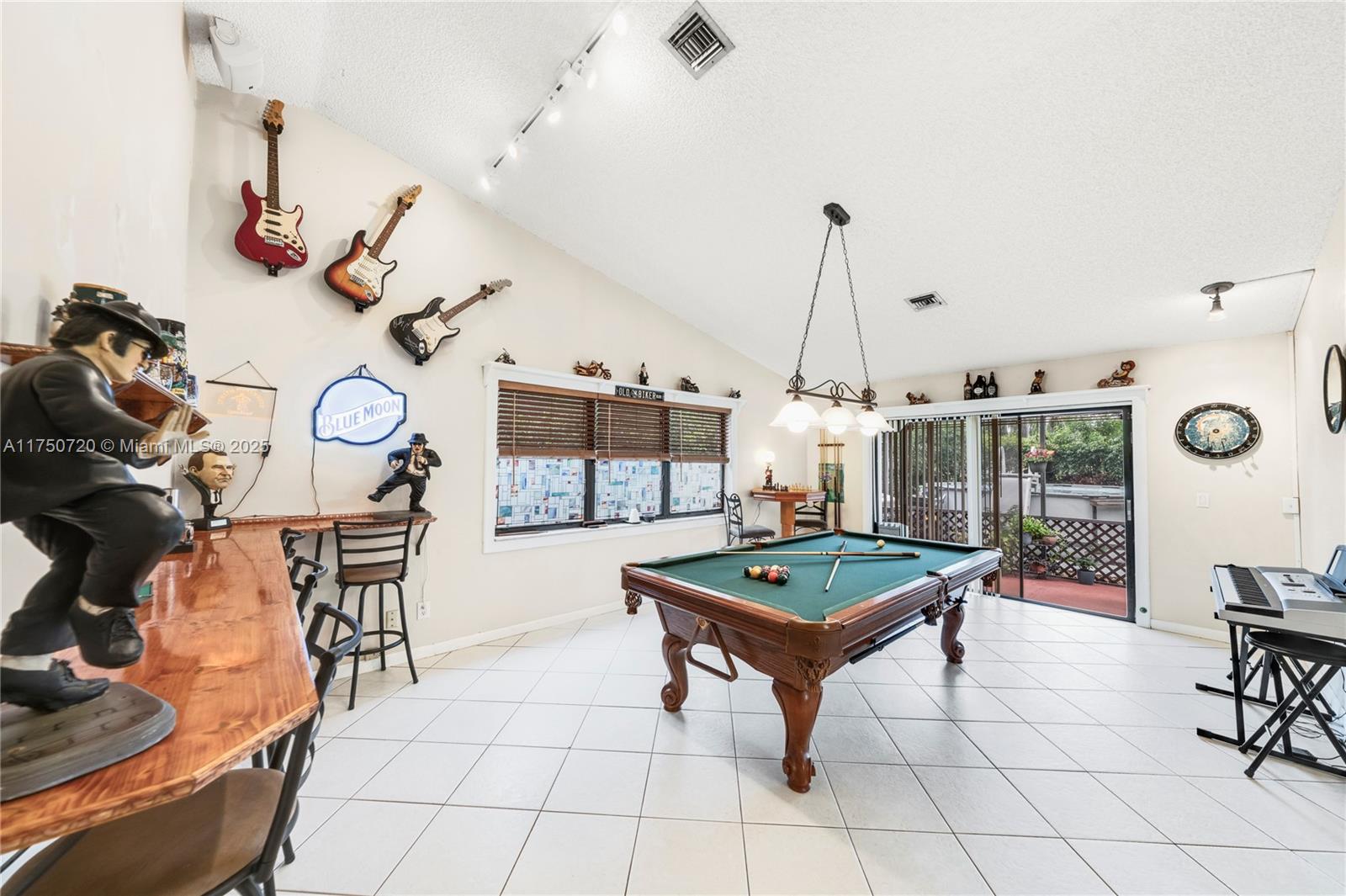 6910 W Wedgewood Ave, Davie, Florida image 33