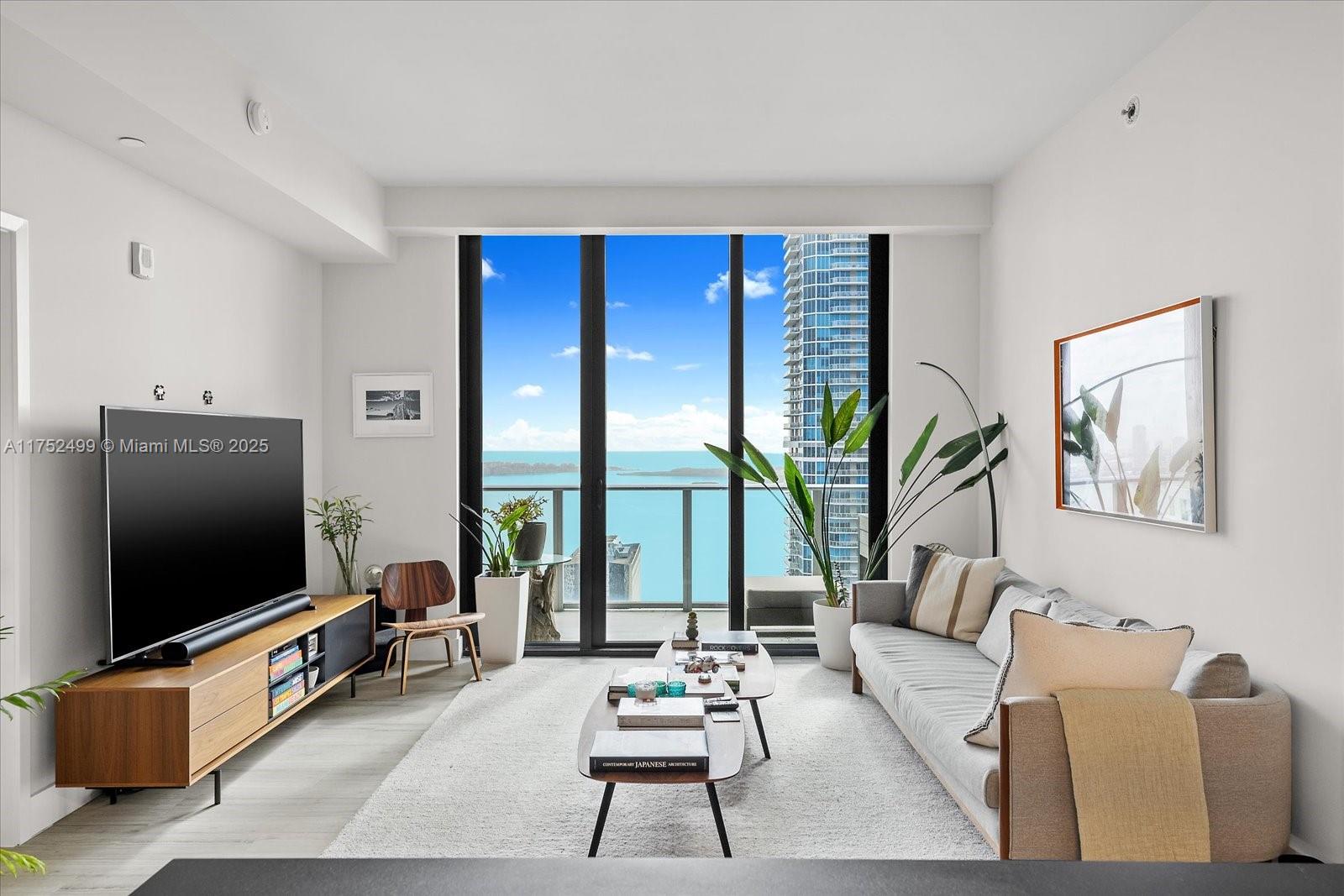 Apartamento à Venda em Miami, FL