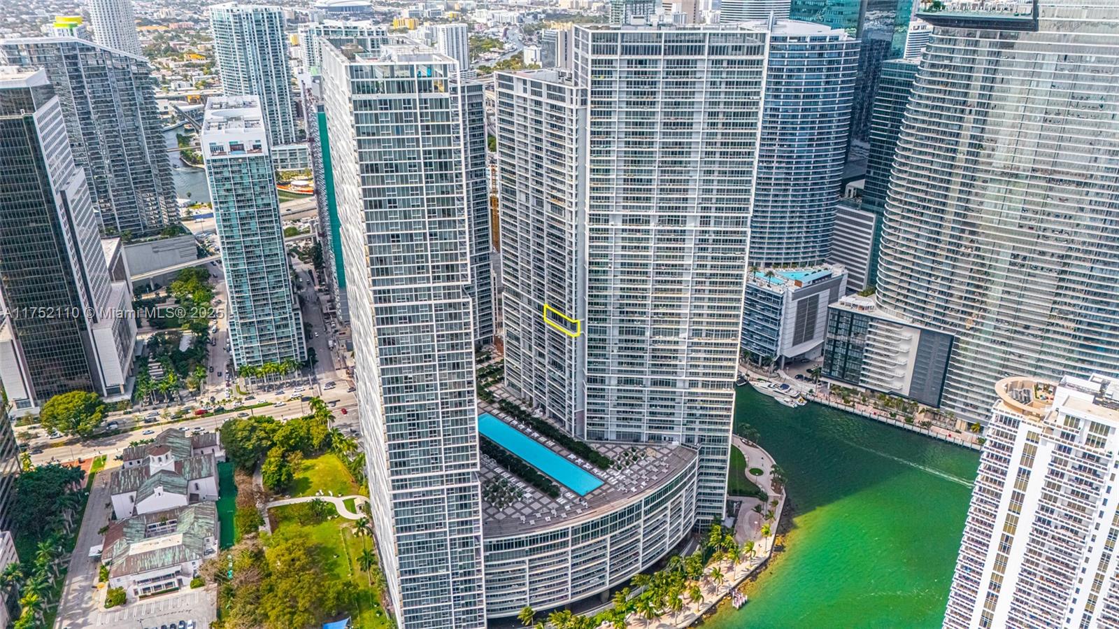 Condo for Sale in Miami, FL