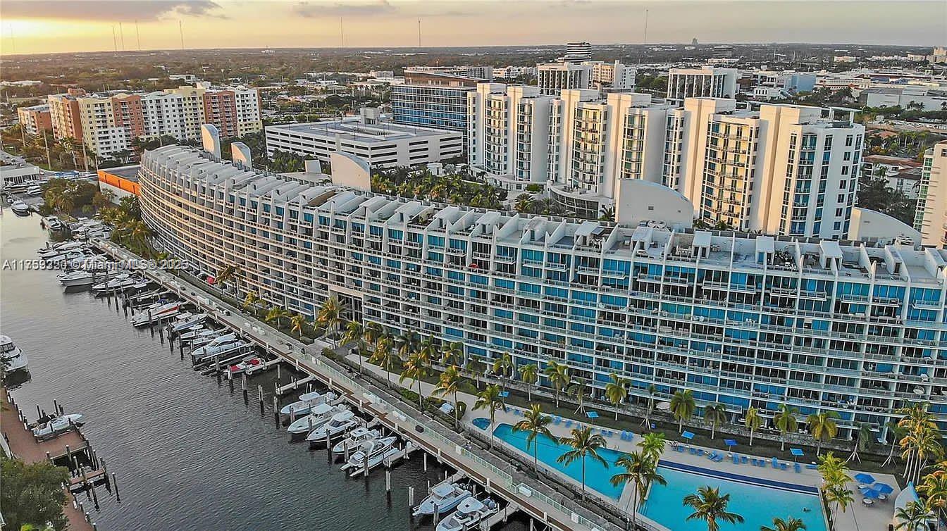2950 NE 188th St #448, Aventura FL 33180