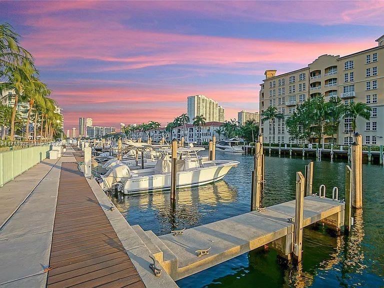 2950 NE 188th St #448, Aventura FL 33180